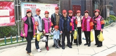 武汉一家三代28人递交申请 都想成为军运会城市志愿者
